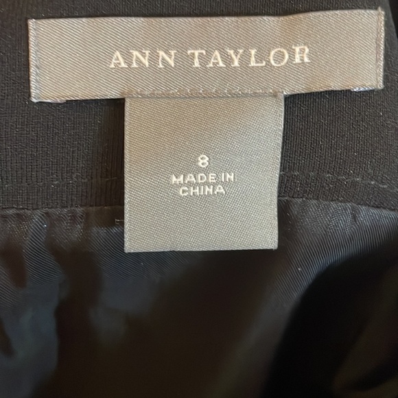 Ann Taylor black lined skirt - Size 8.  Double split detail on back. - Picture 12 of 12